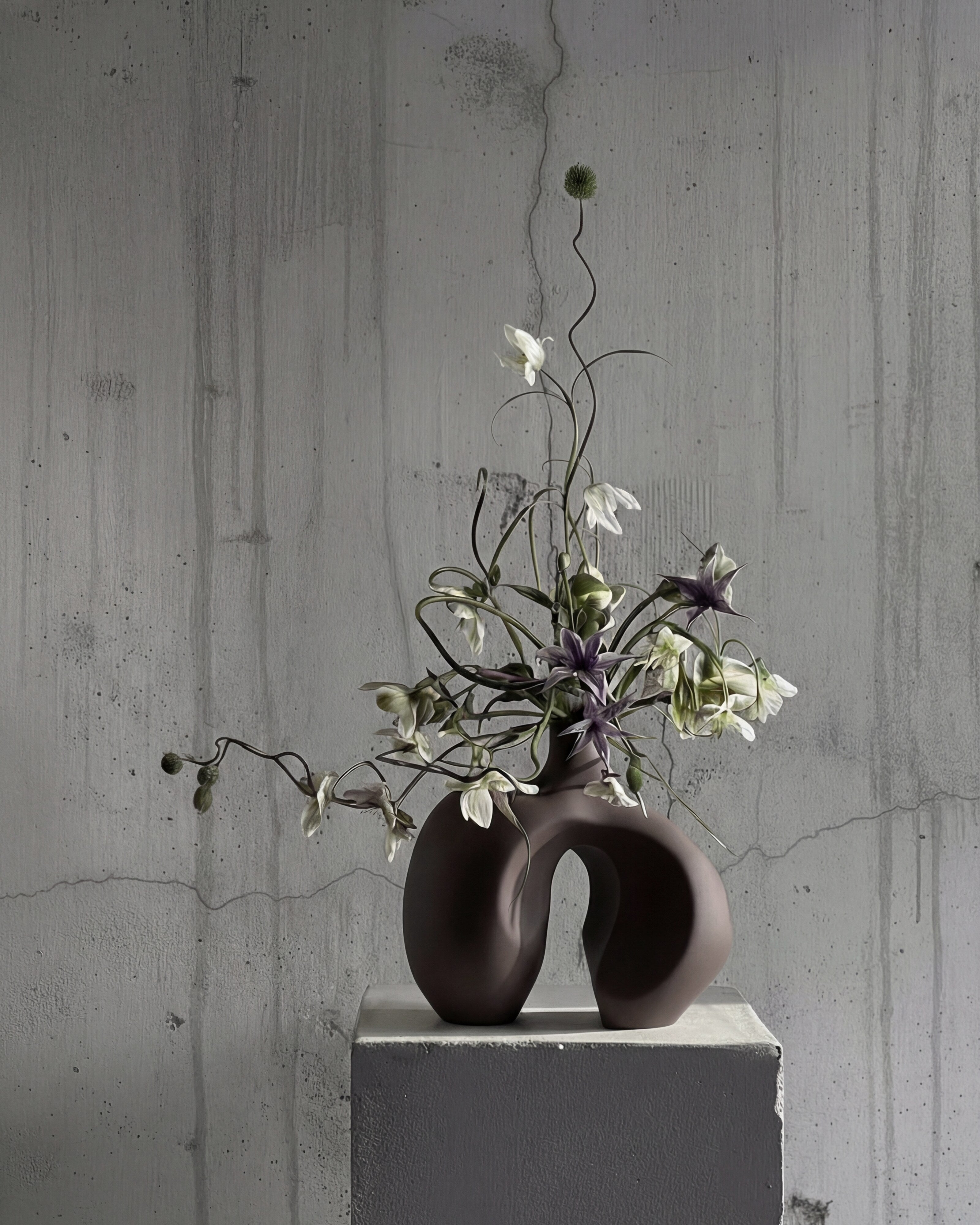 101-copenhagen-ni-vase-mini-keramikvase-chocolate-brown image 3