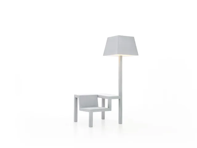 frederik-roij-little-triple-chair-stuhl-tisch-lampe image 1