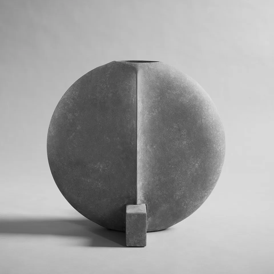101-copenhagen-guggenheim-vase-big-dark-grey image 1