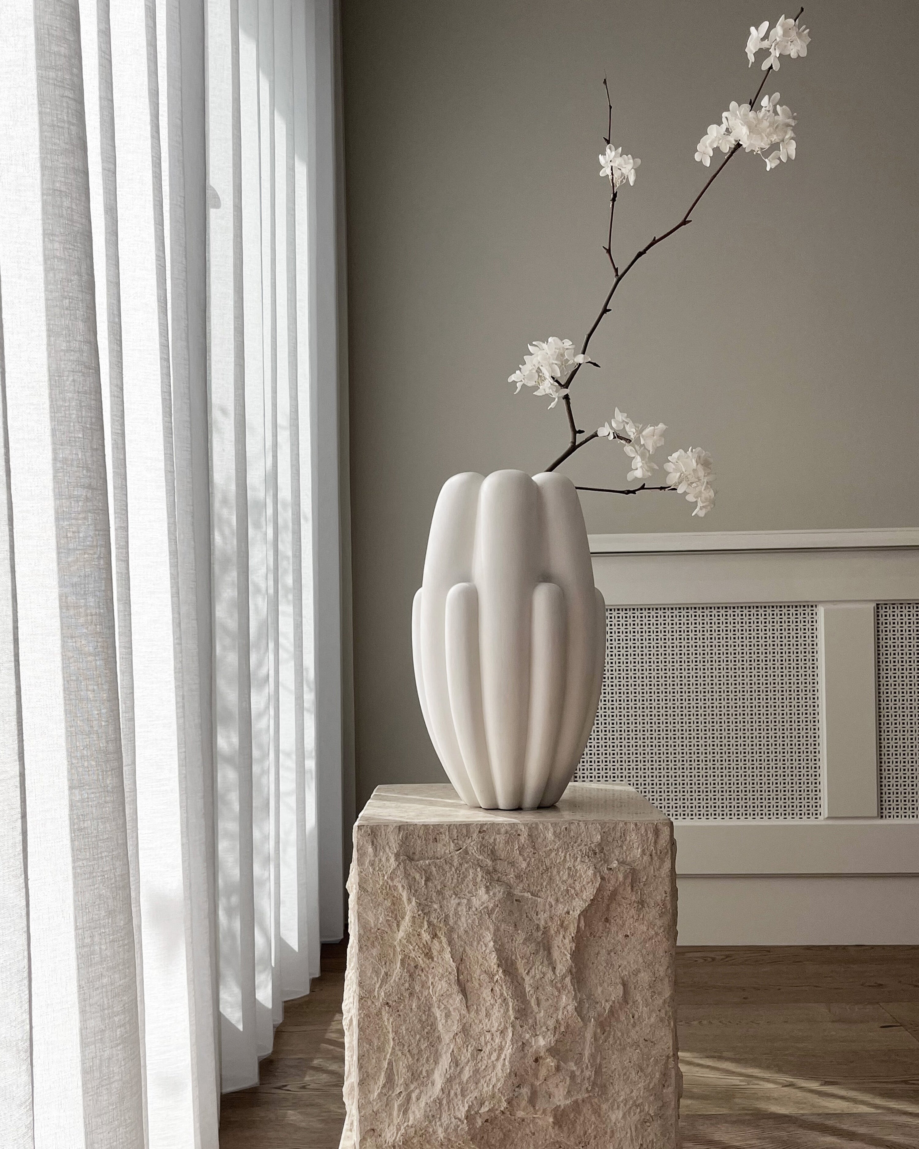 101-copenhagen-bloom-slim-mini-vase-bone-white image 2