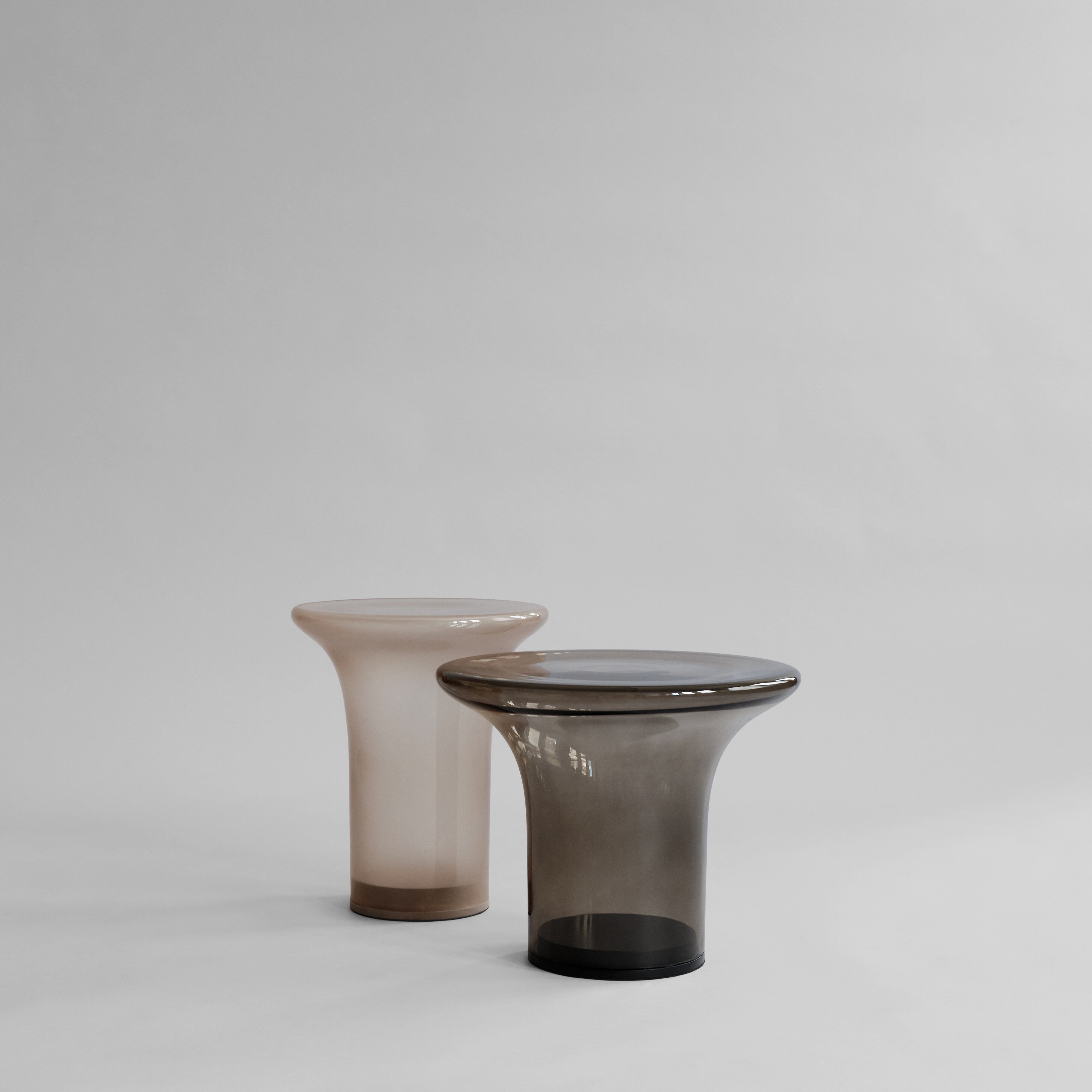101-copenhagen-trumpet-table-low-glastisch-smoked-forest image 5