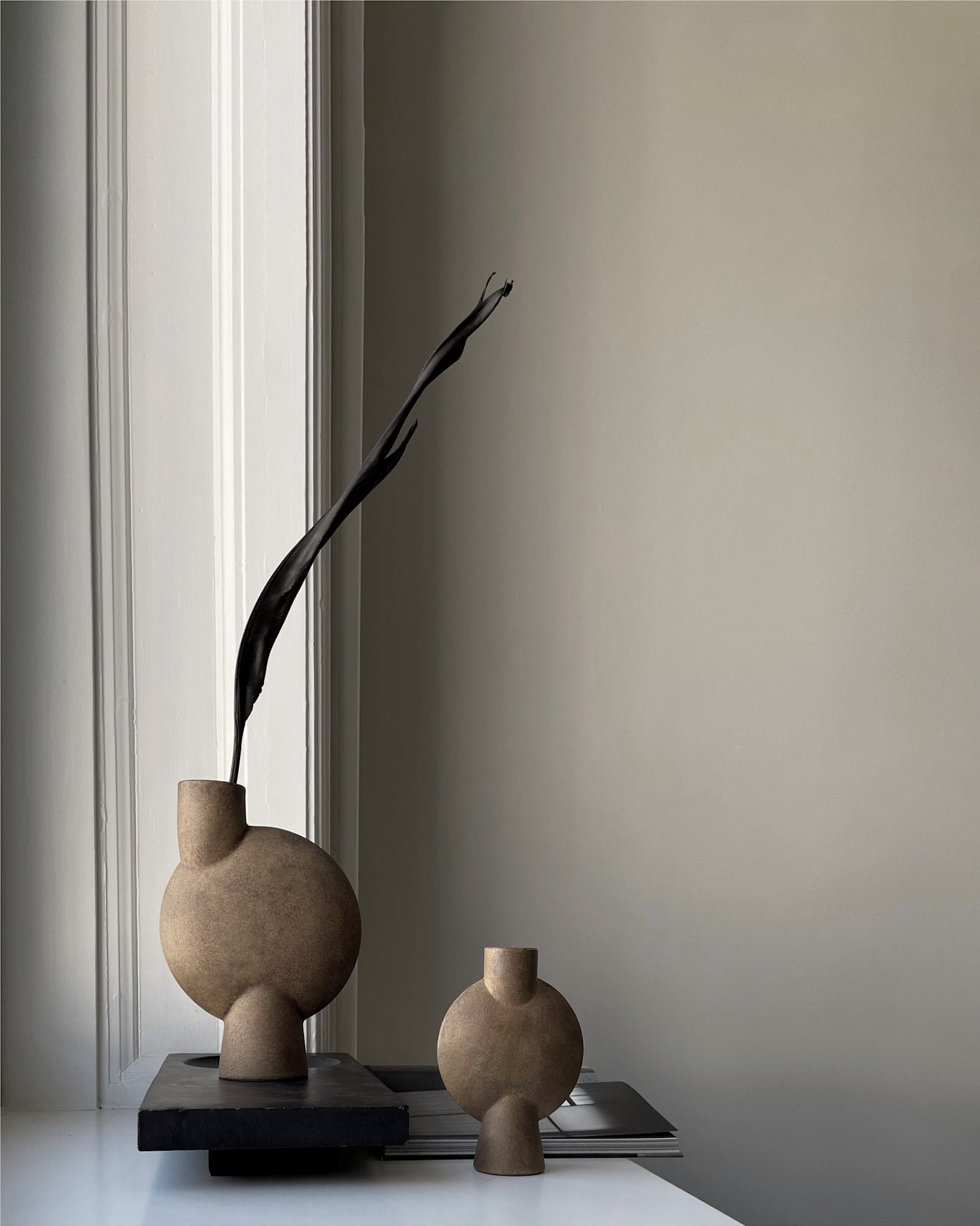 101-copenhagen-sphere-vase-bubl-medio-ocher-keramik image 2