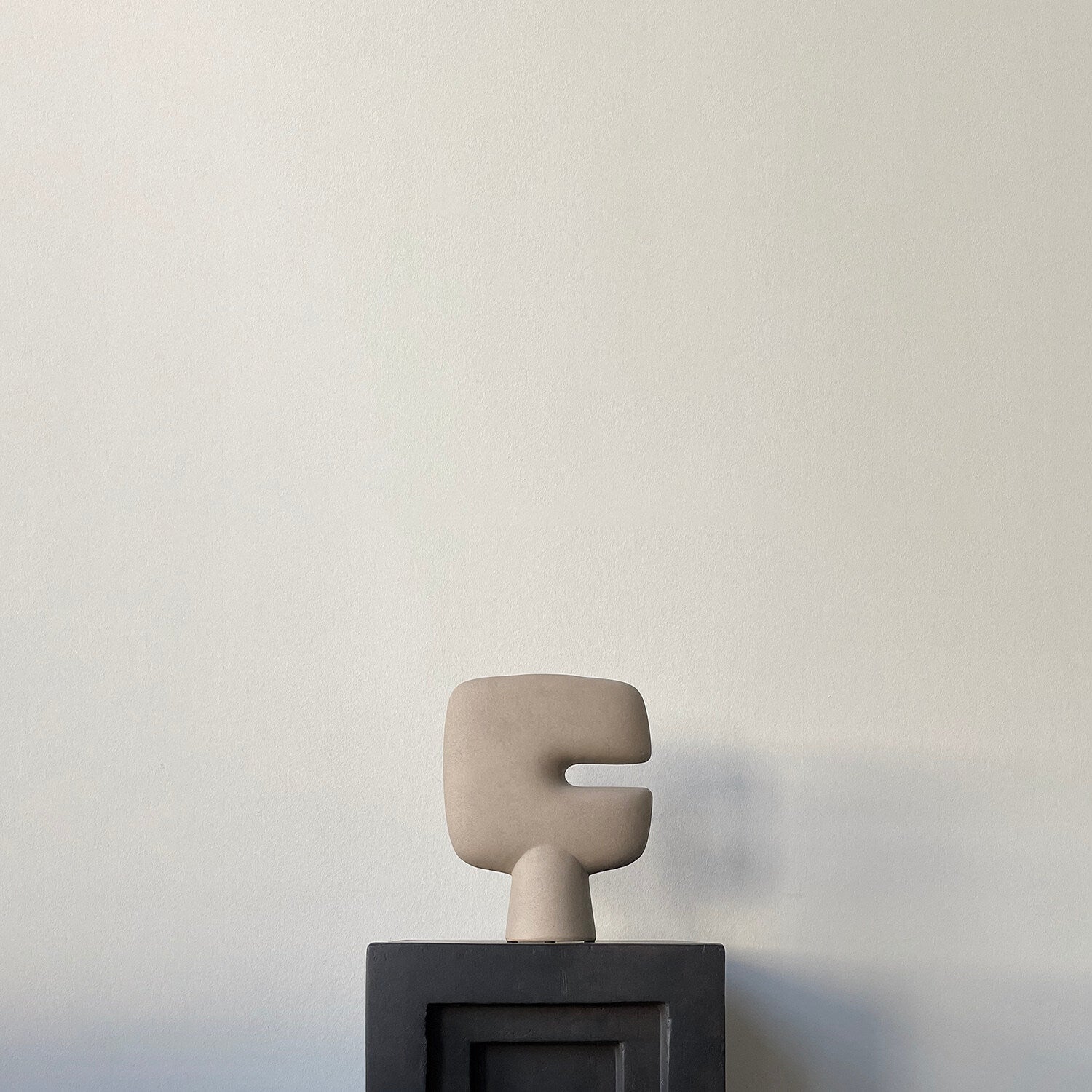 101-copenhagen-tribal-vase-mini-vase-sand-skulptural-keramik image 6