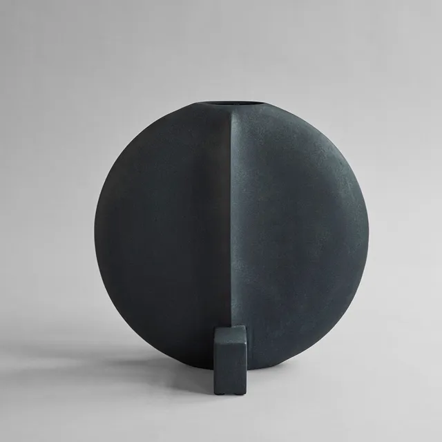 101-copenhagen-guggenheim-vase-big-schwarze-keramikvase image 1
