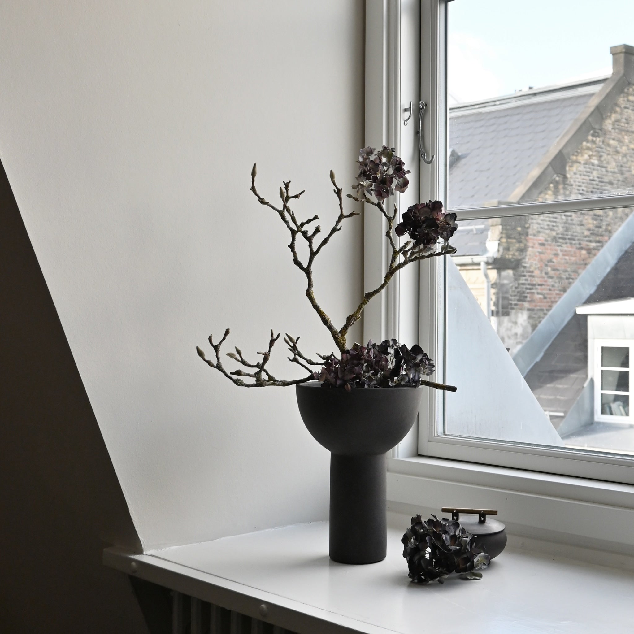 101-copenhagen-block-vase-medio-coffee-keramik image 6