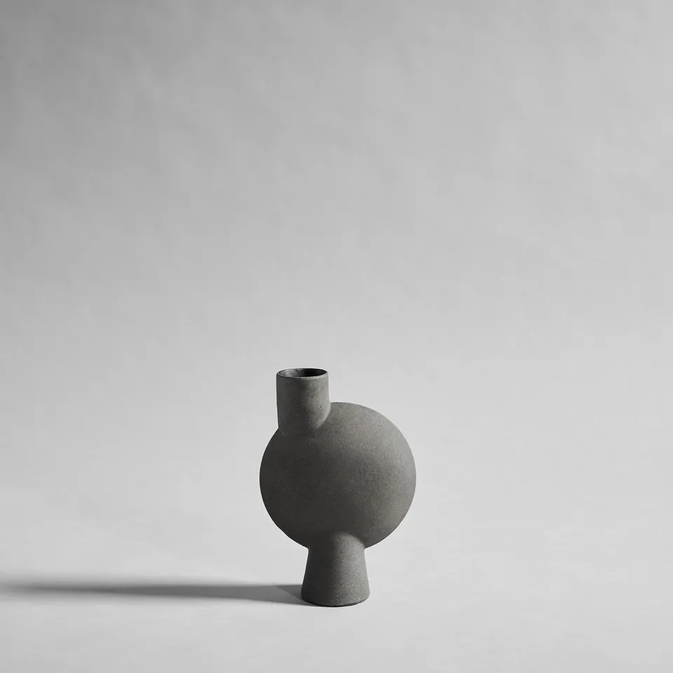 101-copenhagen-sphere-bubl-medio-vase-dunkelgrau image 1