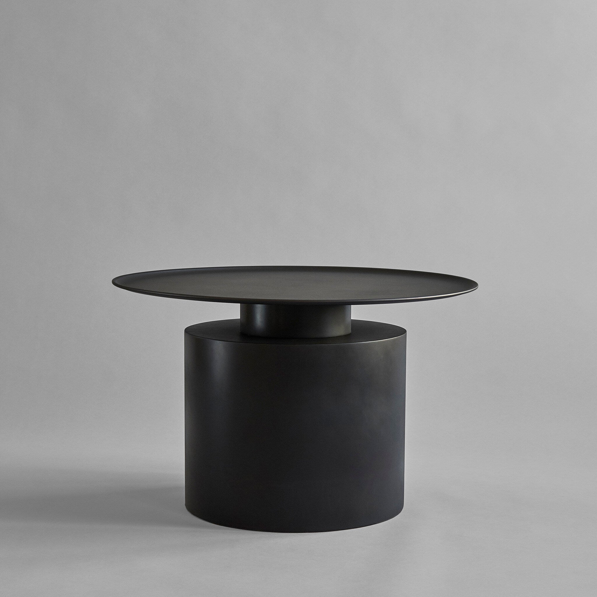 101-copenhagen-pillar-table-low-beistelltisch-burned-black image 1