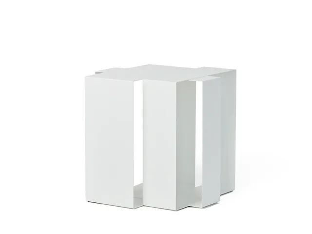 frederik-roij-shifted-square-beistelltisch-skulptur image 1