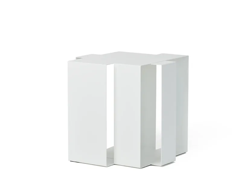 frederik-roij-shifted-square-beistelltisch-skulptur image 1