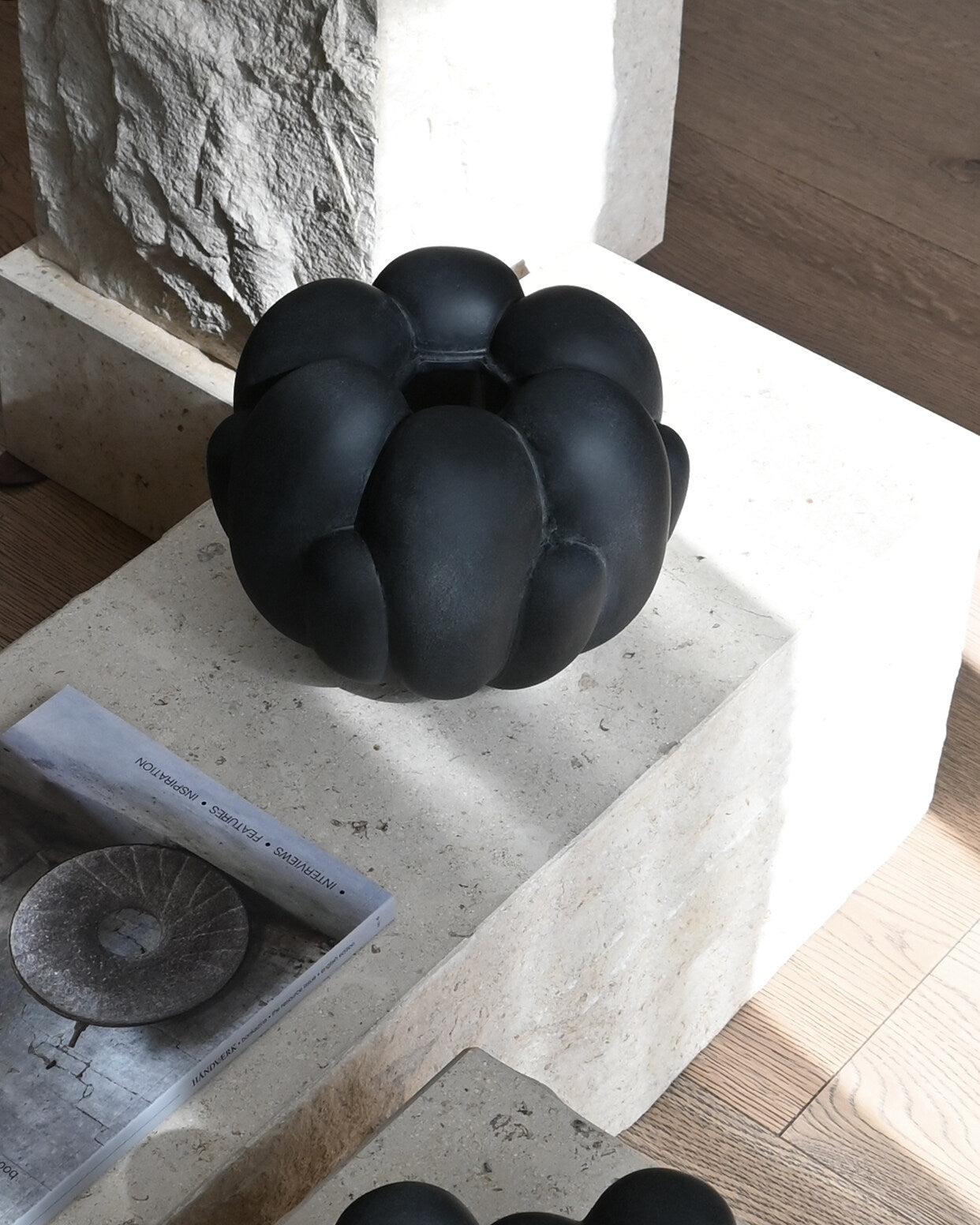 101-copenhagen-bloom-vase-petit-black-keramik-bl-tenform image 2