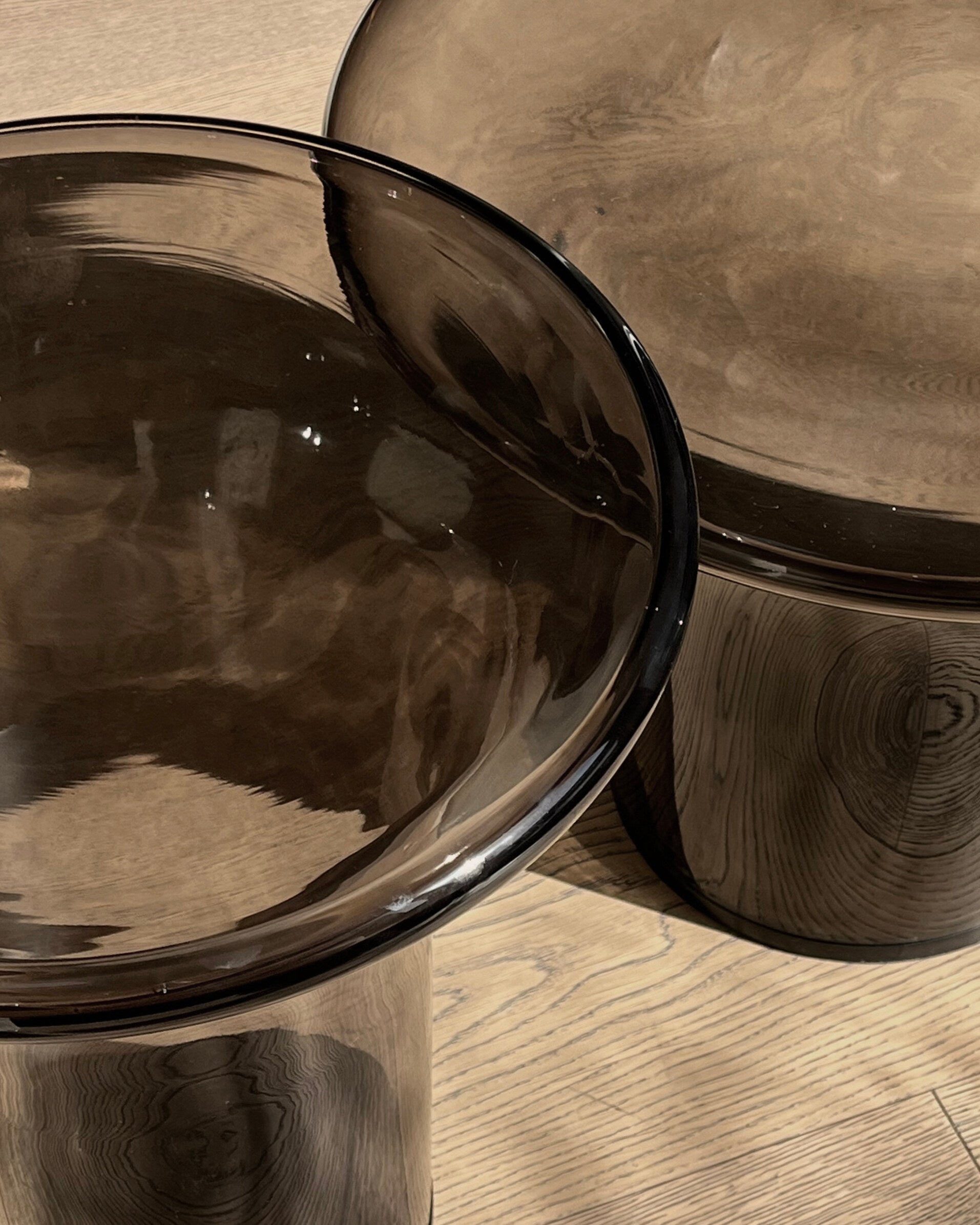 101-copenhagen-trumpet-table-low-glastisch-smoked-forest image 3