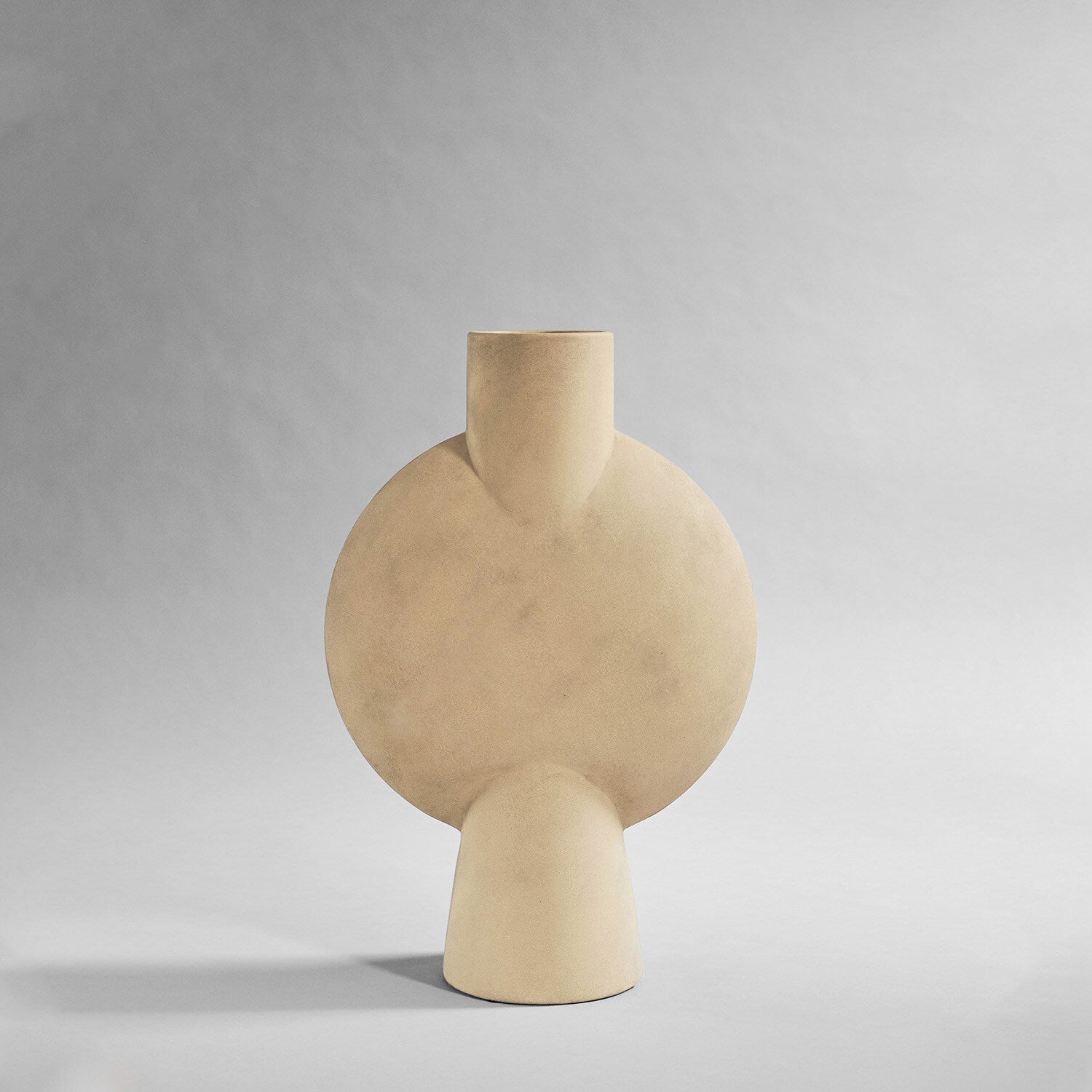 101-copenhagen-sphere-vase-bubl-hexa-keramikvase-sand-60-cm image 1