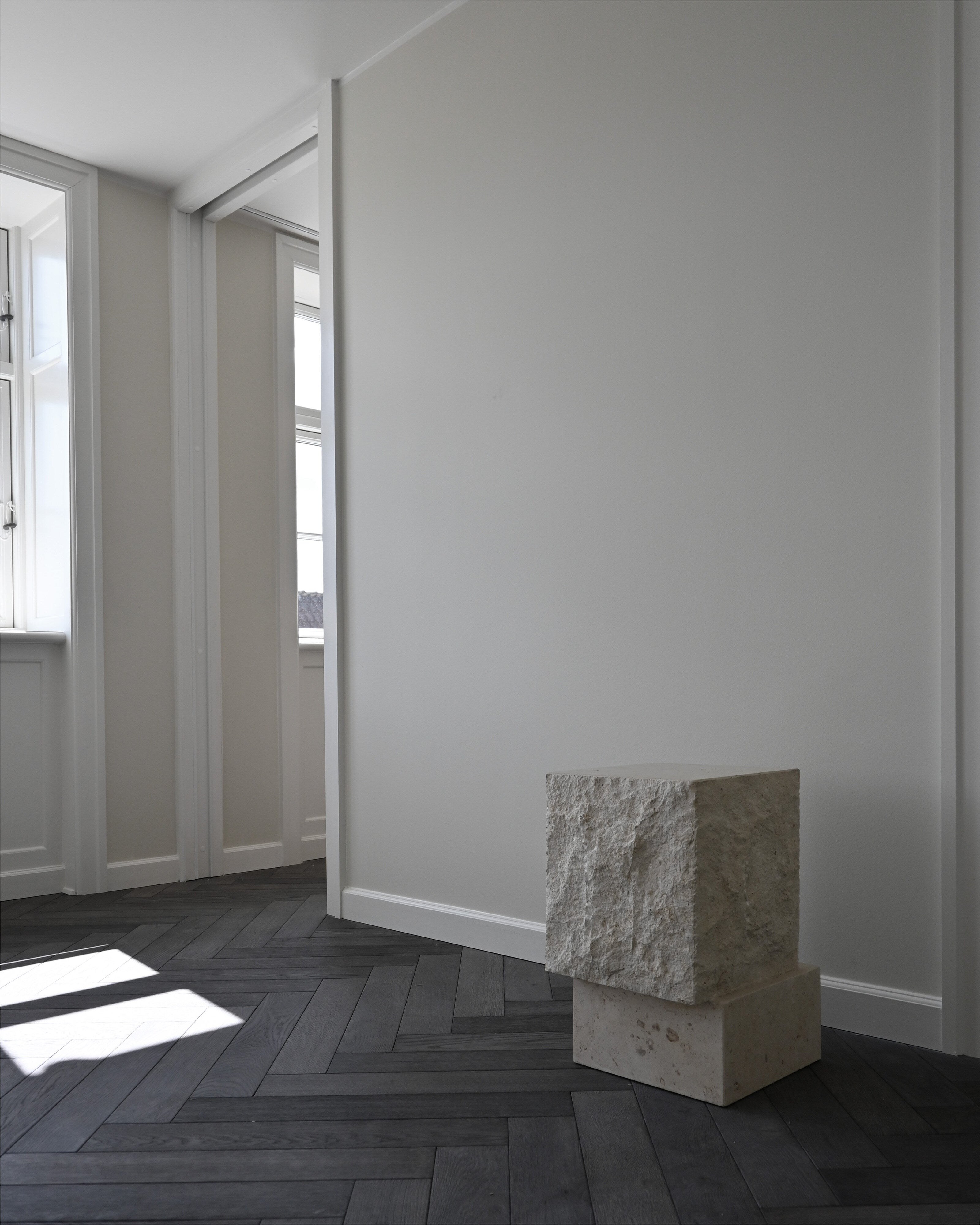101-copenhagen-temple-couchtisch-tall-limestone-beige image 8