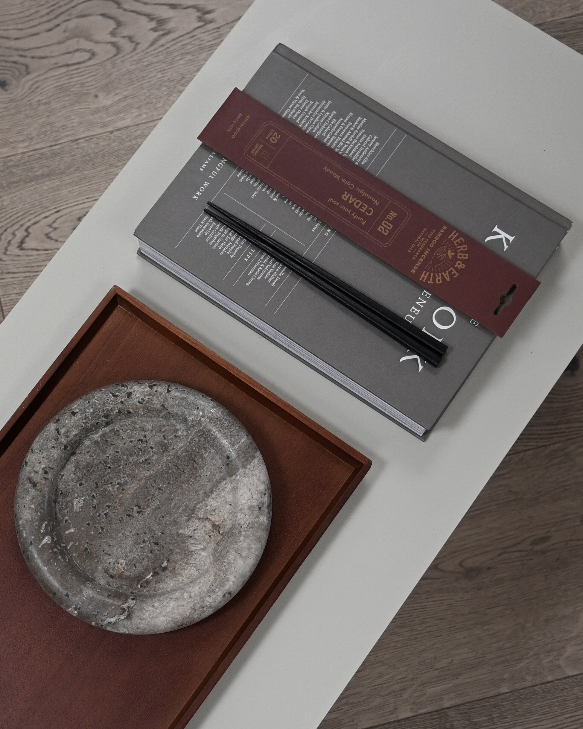 101-copenhagen-enkei-tray-tablett-mini-silver-travertin image 2