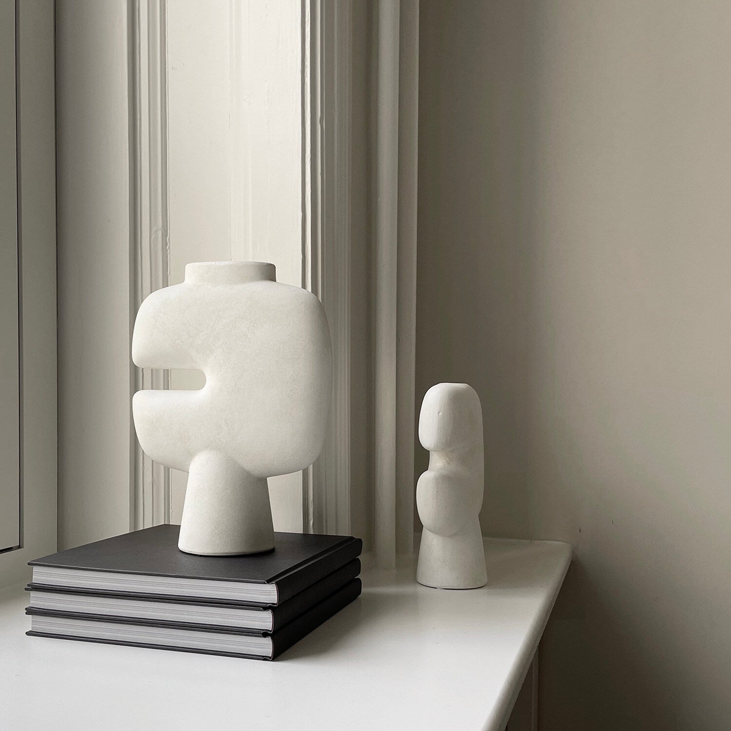 101-copenhagen-tribal-vase-big-bone-white-keramik-45cm image 7
