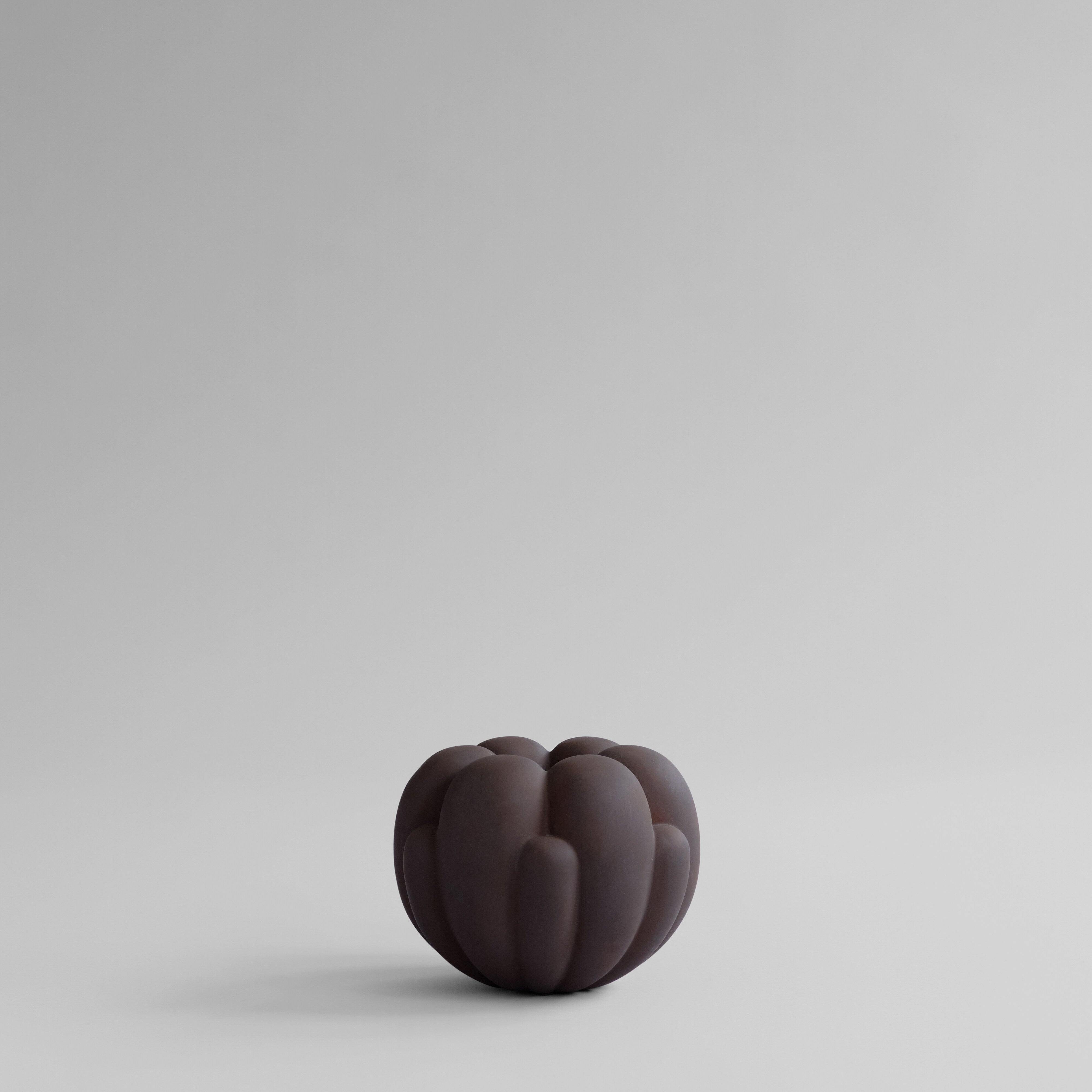 101-copenhagen-bloom-vase-petit-blumenvase-chocolate-brown-keramik image 1