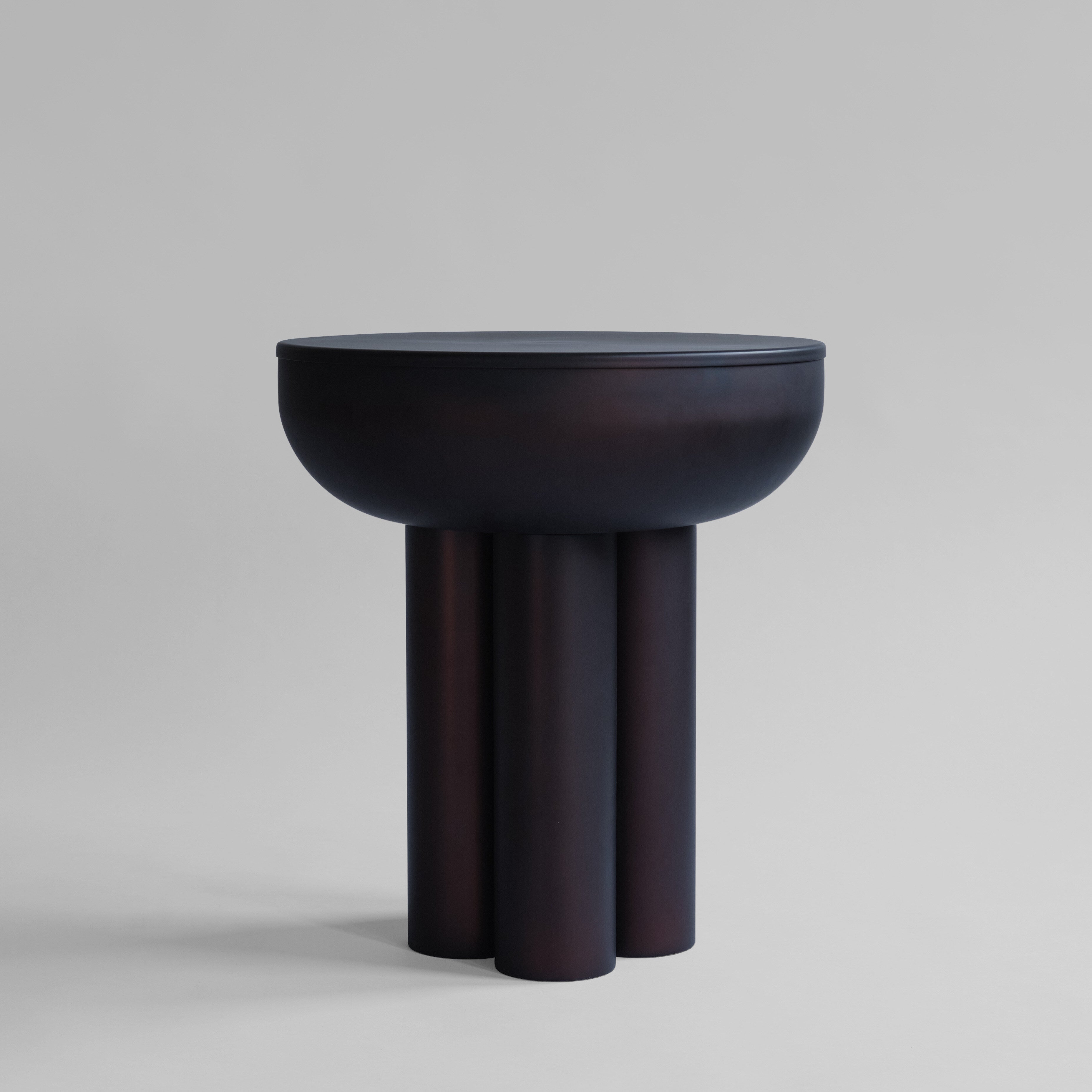 101-copenhagen-crown-tisch-tall-burned-black-couchtisch image 1