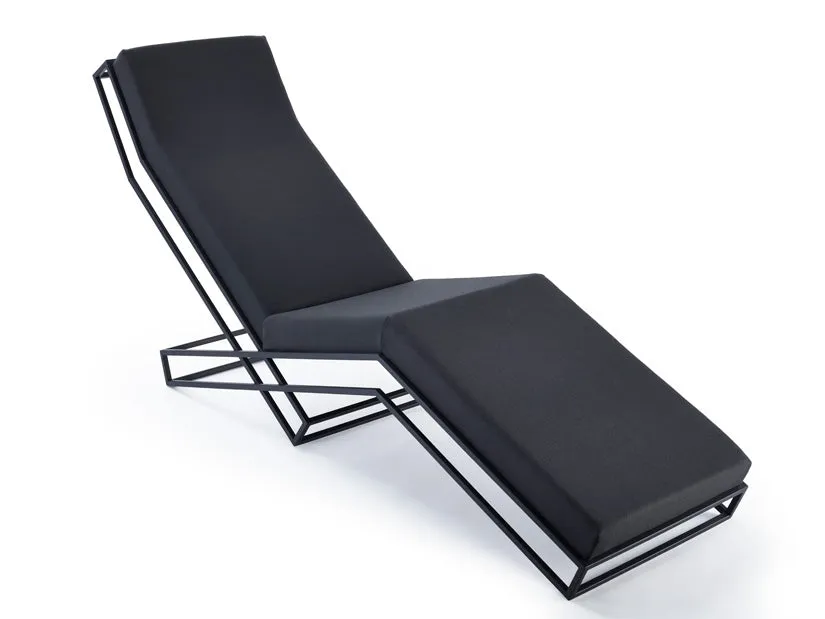 frederik-roij-furniture-framework-chaise-longue-sessel-wolle image 1