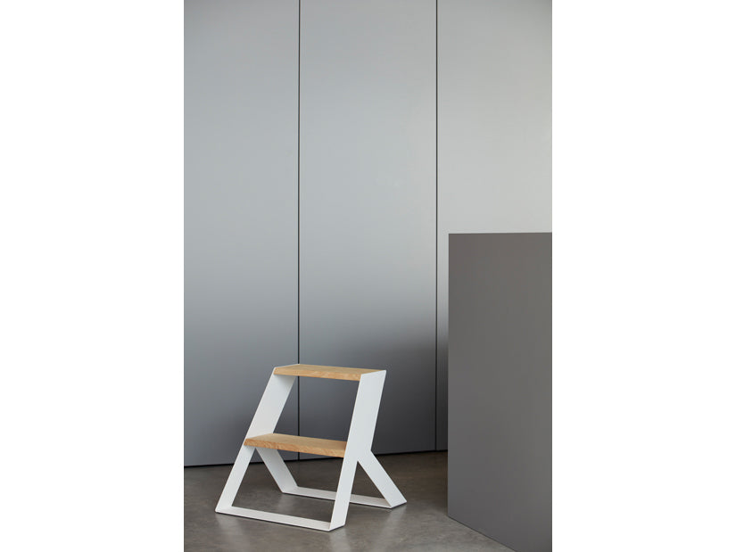 frederik-roij-split-step-trittleiter-stahl-design-hocker image 5