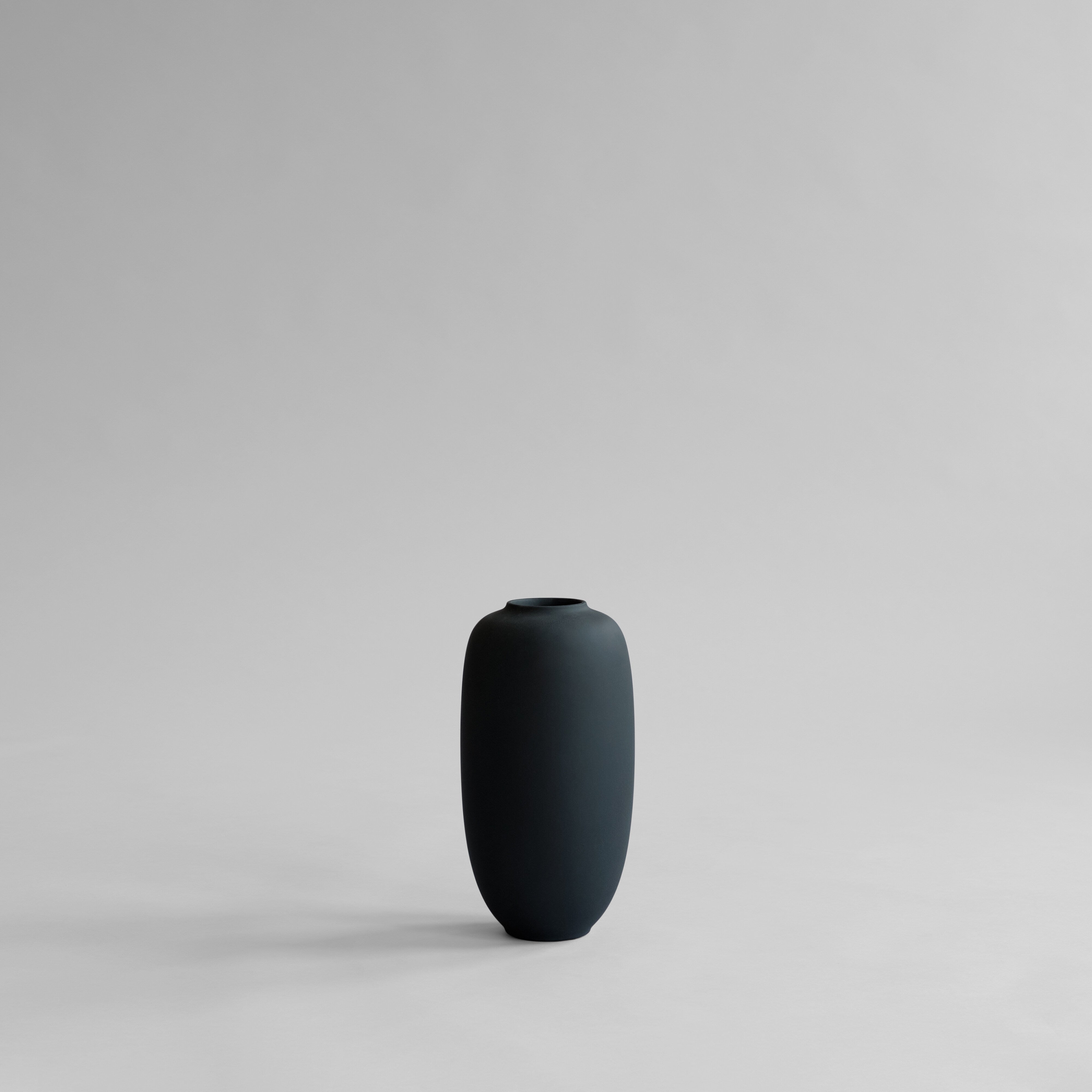 101-copenhagen-sunao-vase-slim-mini-schwarz-keramik image 1