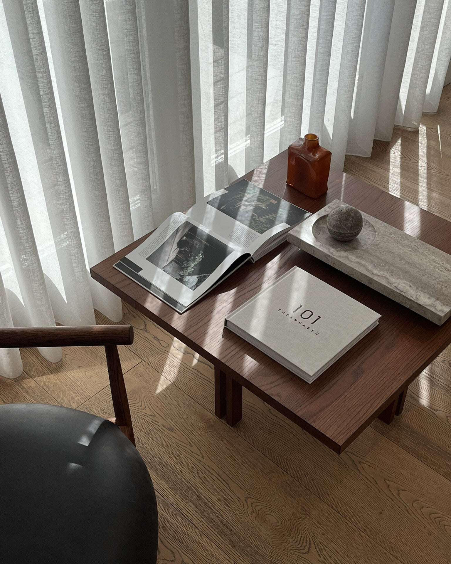 101-copenhagen-plinth-couchtisch-80x80-eiche-braun image 5