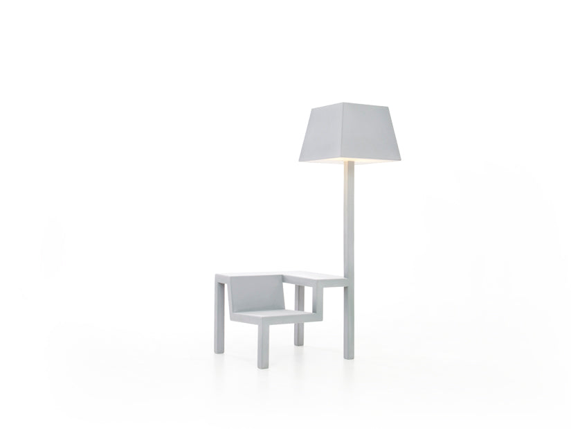 frederik-roij-little-triple-chair-stuhl-tisch-lampe image 1