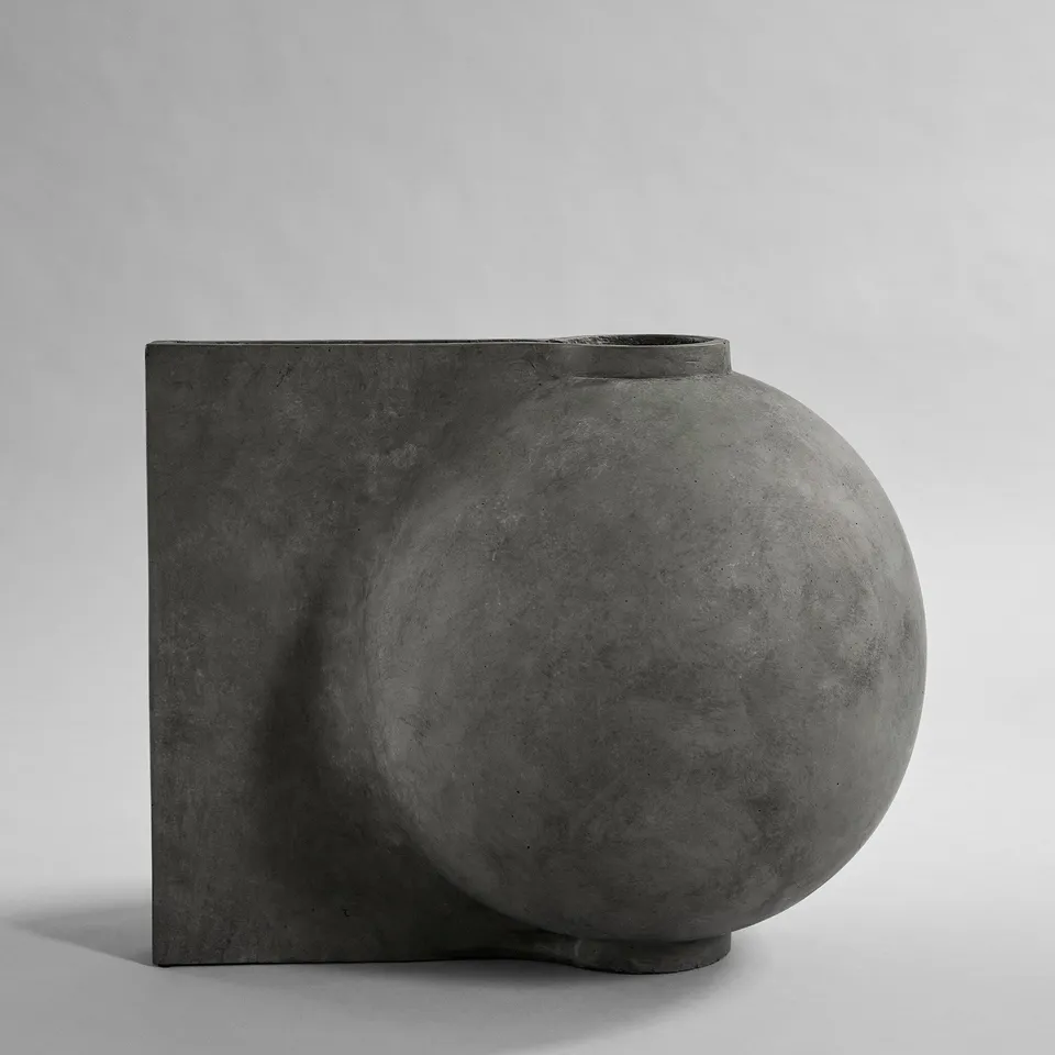 101-copenhagen-offset-vase-big-blumenvase-dark-grey-beton image 1