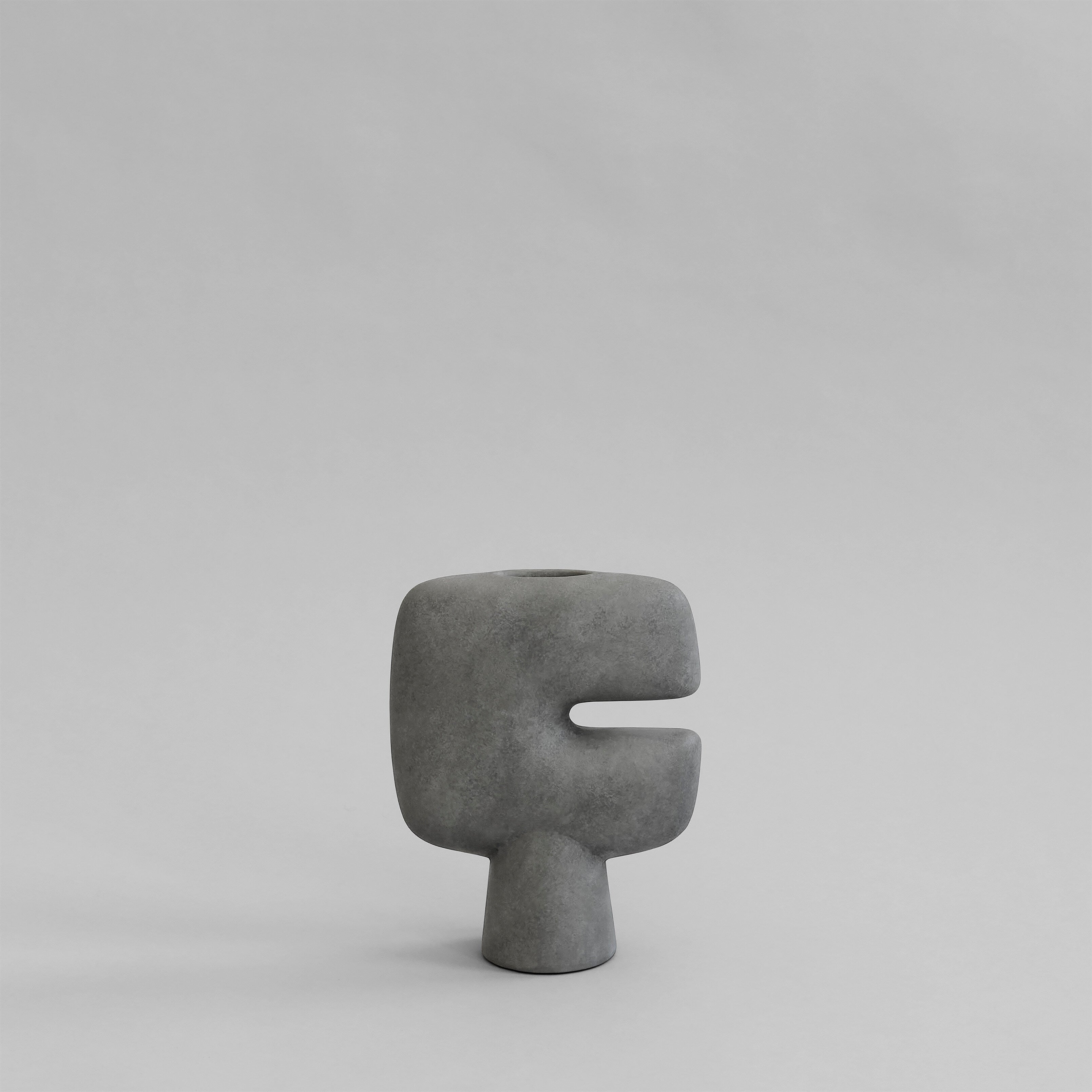 101-copenhagen-tribal-vase-mini-vase-dunkelgrau-keramik image 1