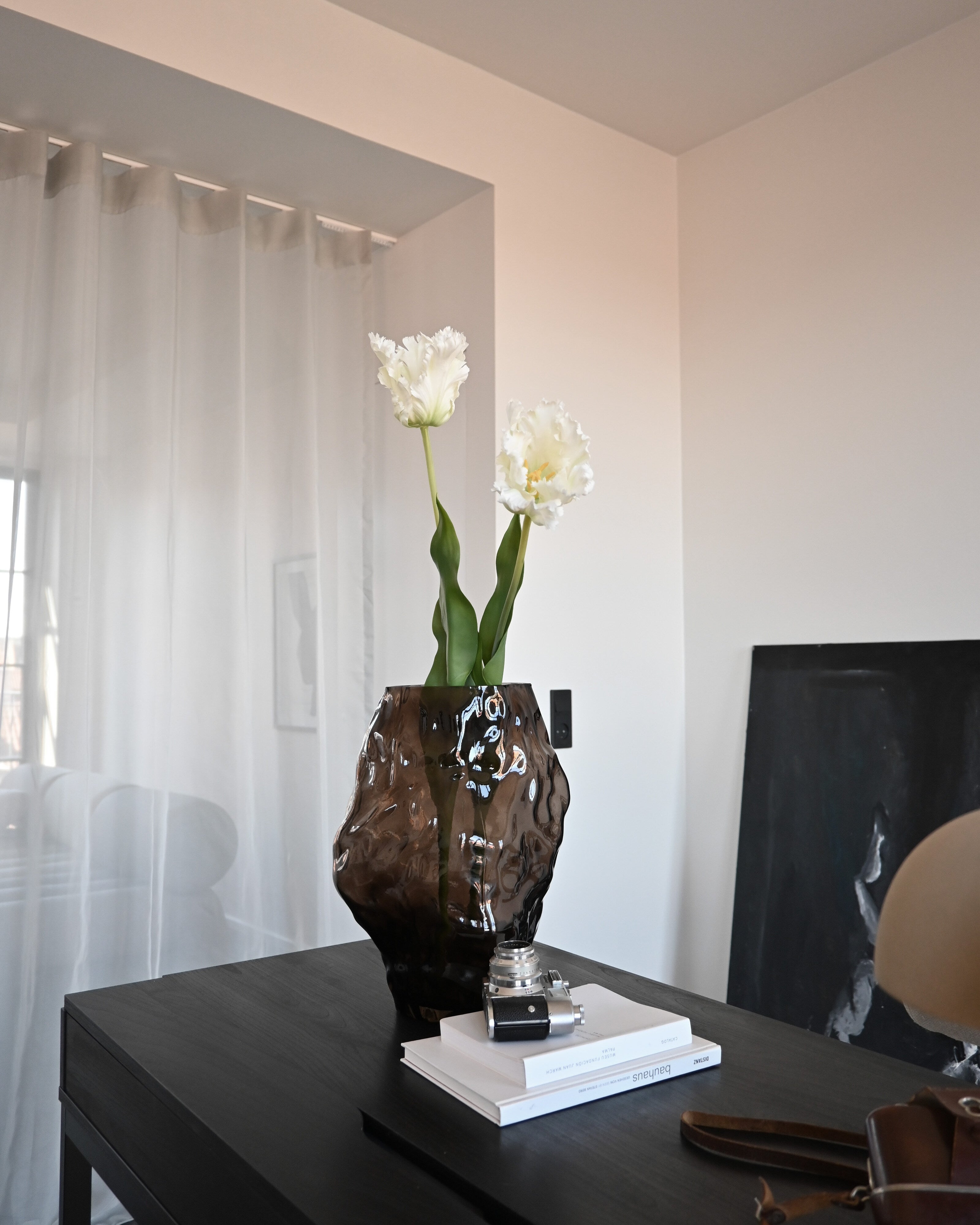 101-copenhagen-katachi-vase-medio-glas-smoked-forest image 4