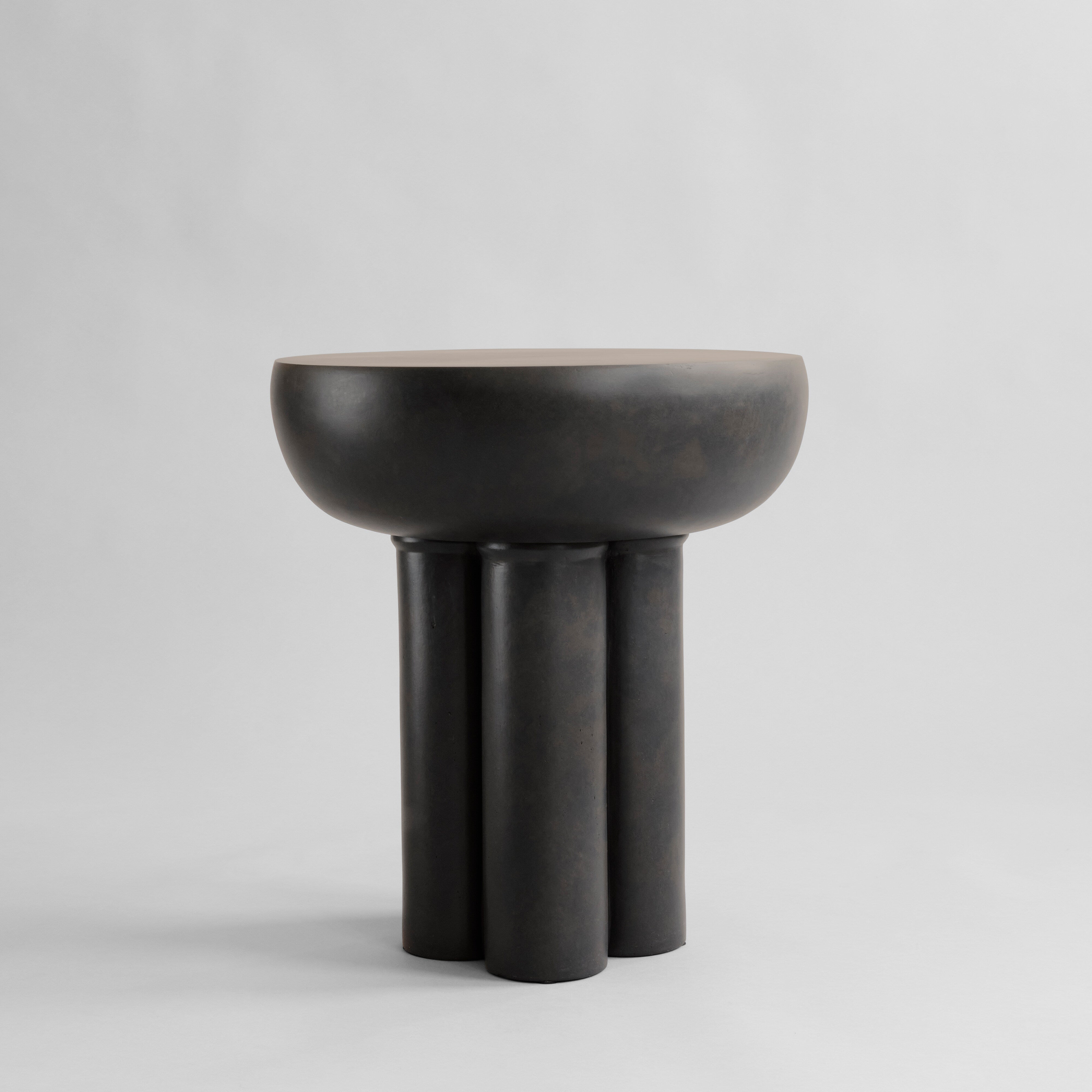 101-copenhagen-crown-table-tall-couchtisch-coffee-beton image 1
