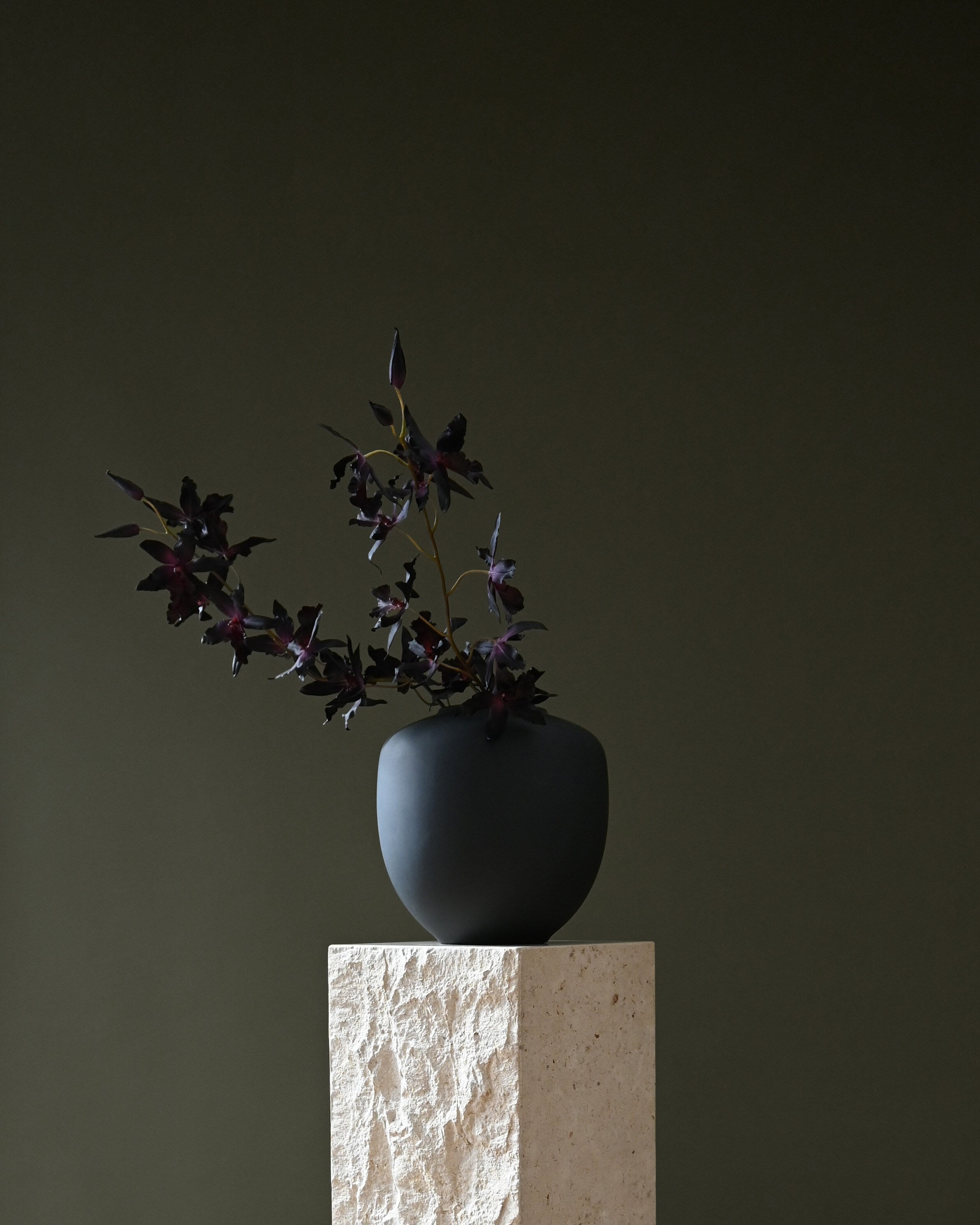 101-copenhagen-sunao-vase-medio-schwarz-keramik image 6
