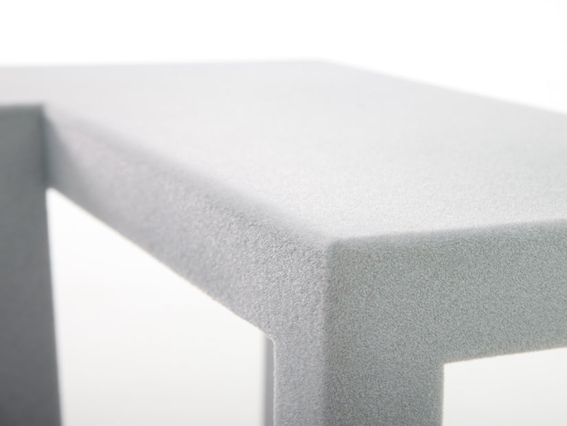 frederik-roij-little-triple-chair-stuhl-tisch-lampe image 4