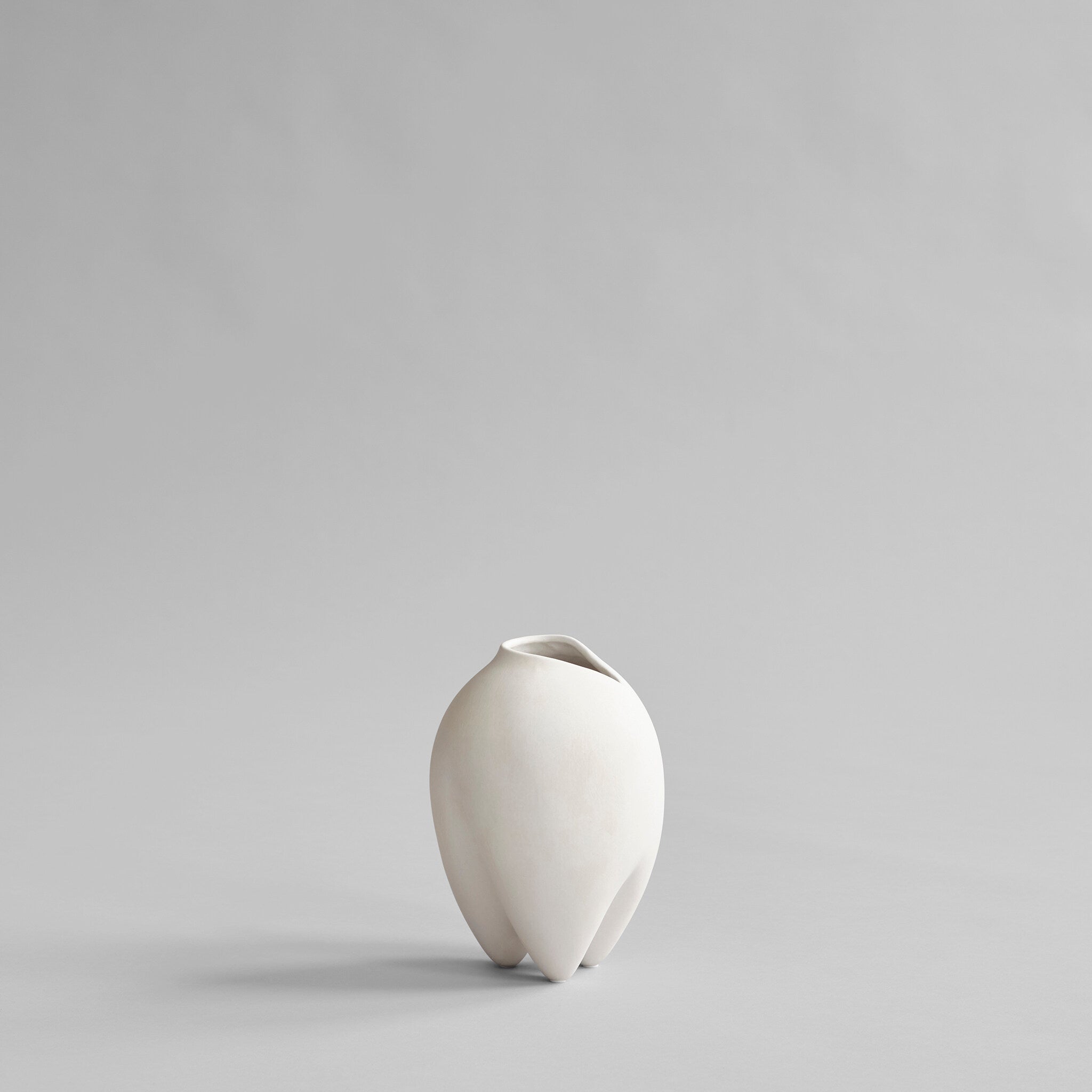 101-copenhagen-sumo-vase-slim-petit-bone-white-keramik image 1