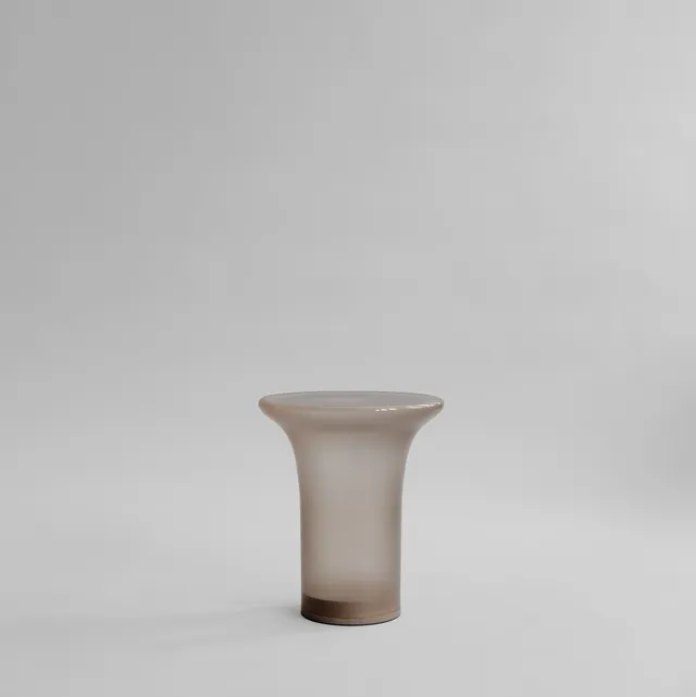 101-copenhagen-trumpet-table-tall-glastisch-smoked-desert-rund image 1