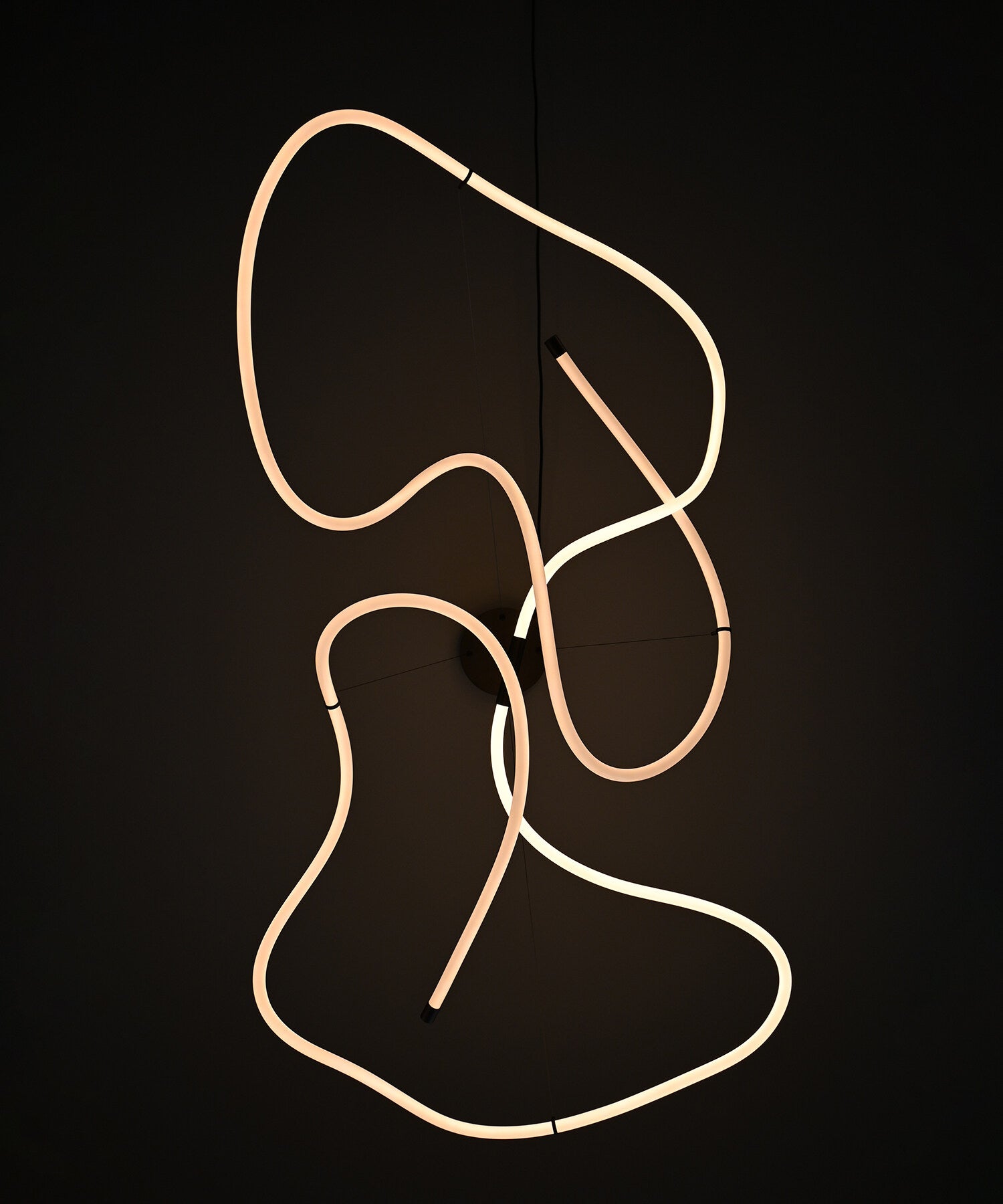 101-copenhagen-ghost-kronleuchter-big-neon-led-156cm-warmwei image 6
