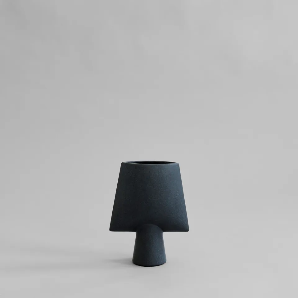 101-copenhagen-sphere-vase-square-mini-schwarz image 1