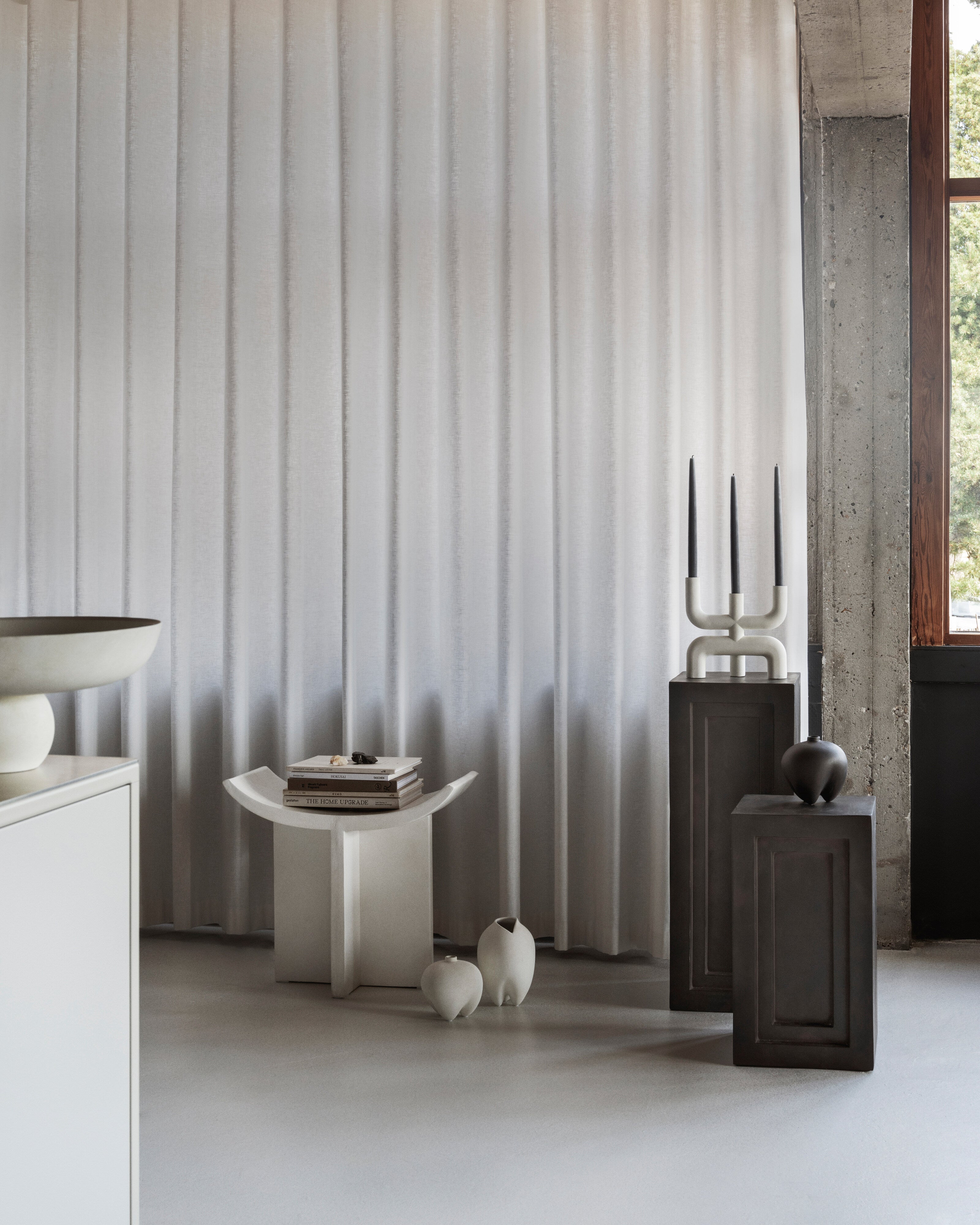 101-copenhagen-brutus-hocker-bone-white-beton image 4