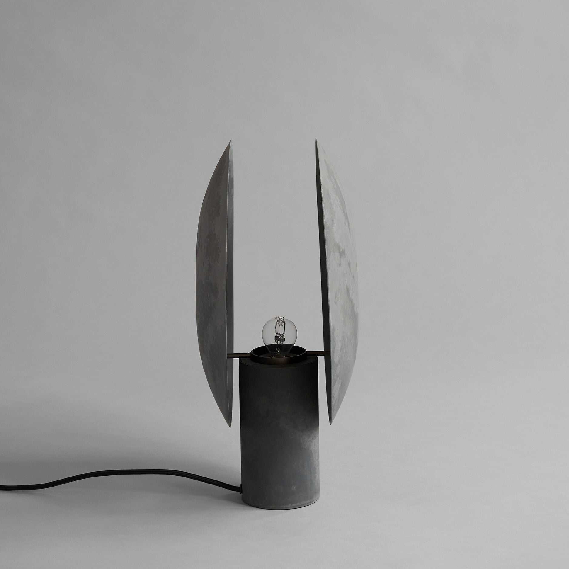 101-copenhagen-clam-tischlampe-oxidized-aluminium-e14 image 6