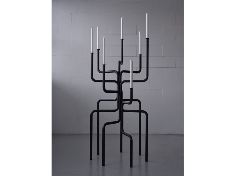 frederik-roij-giant-of-flame-standkerzenhalter-stahl image 8