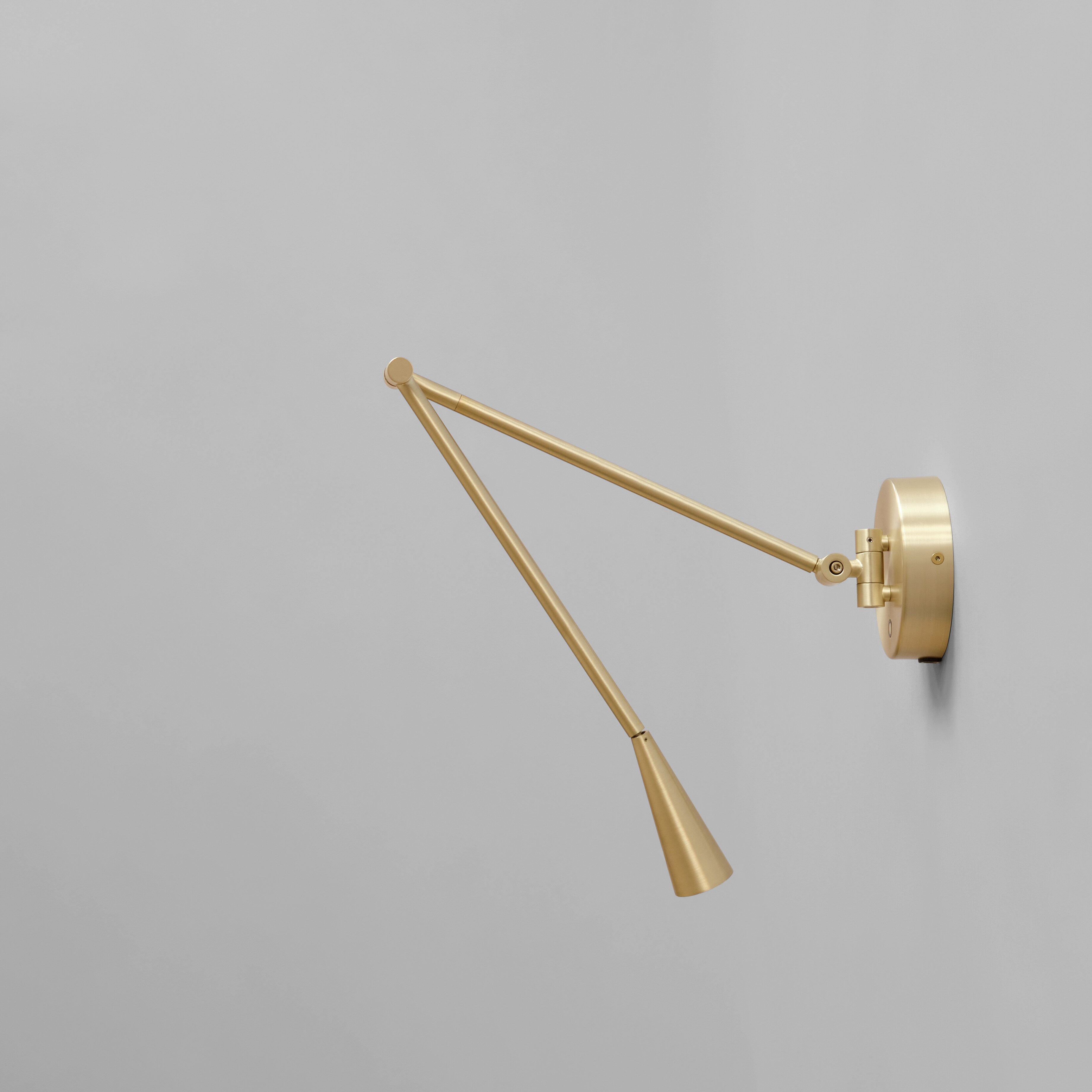 101-copenhagen-snake-wandleuchte-messing-geb-rstet-brass image 6