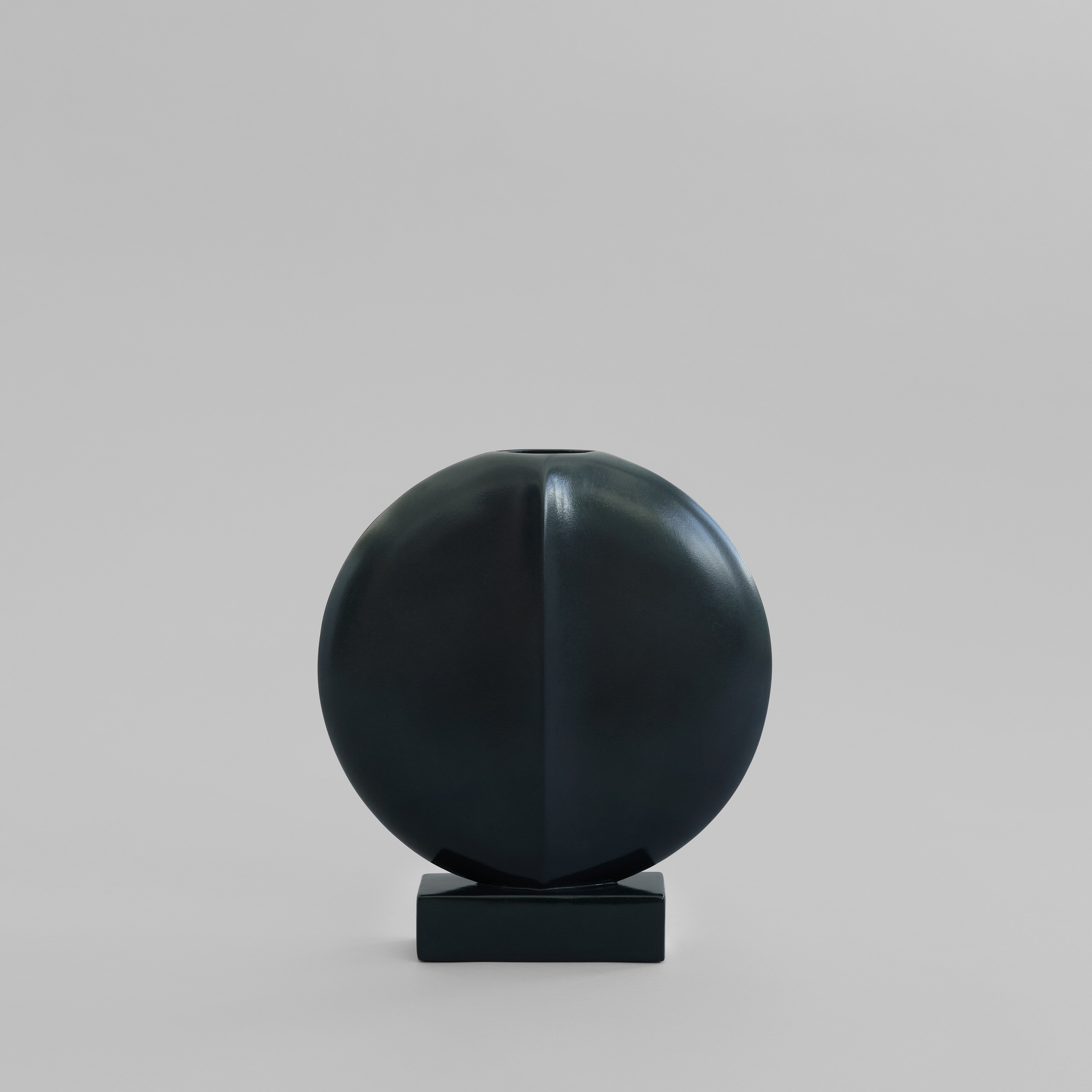 101-copenhagen-guggenheim-vase-mini-dark-green-keramik image 1