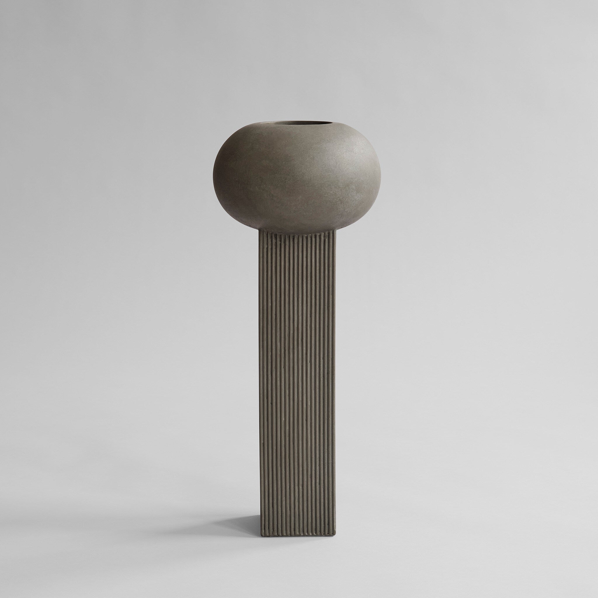 101-copenhagen-empire-vase-big-dunkelgrau-keramik image 1