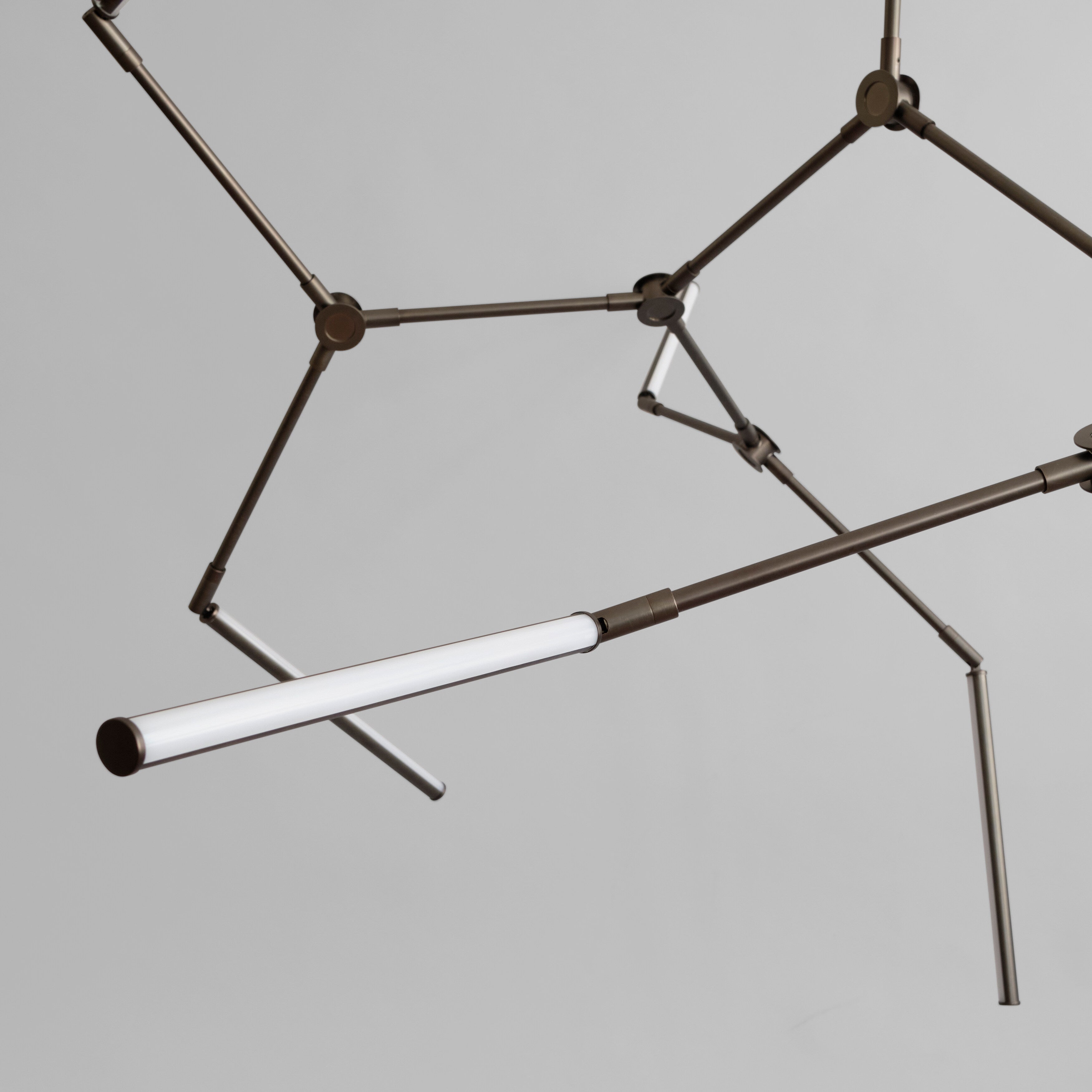 101-copenhagen-stick-kronleuchter-bronze-led-8-armig image 4